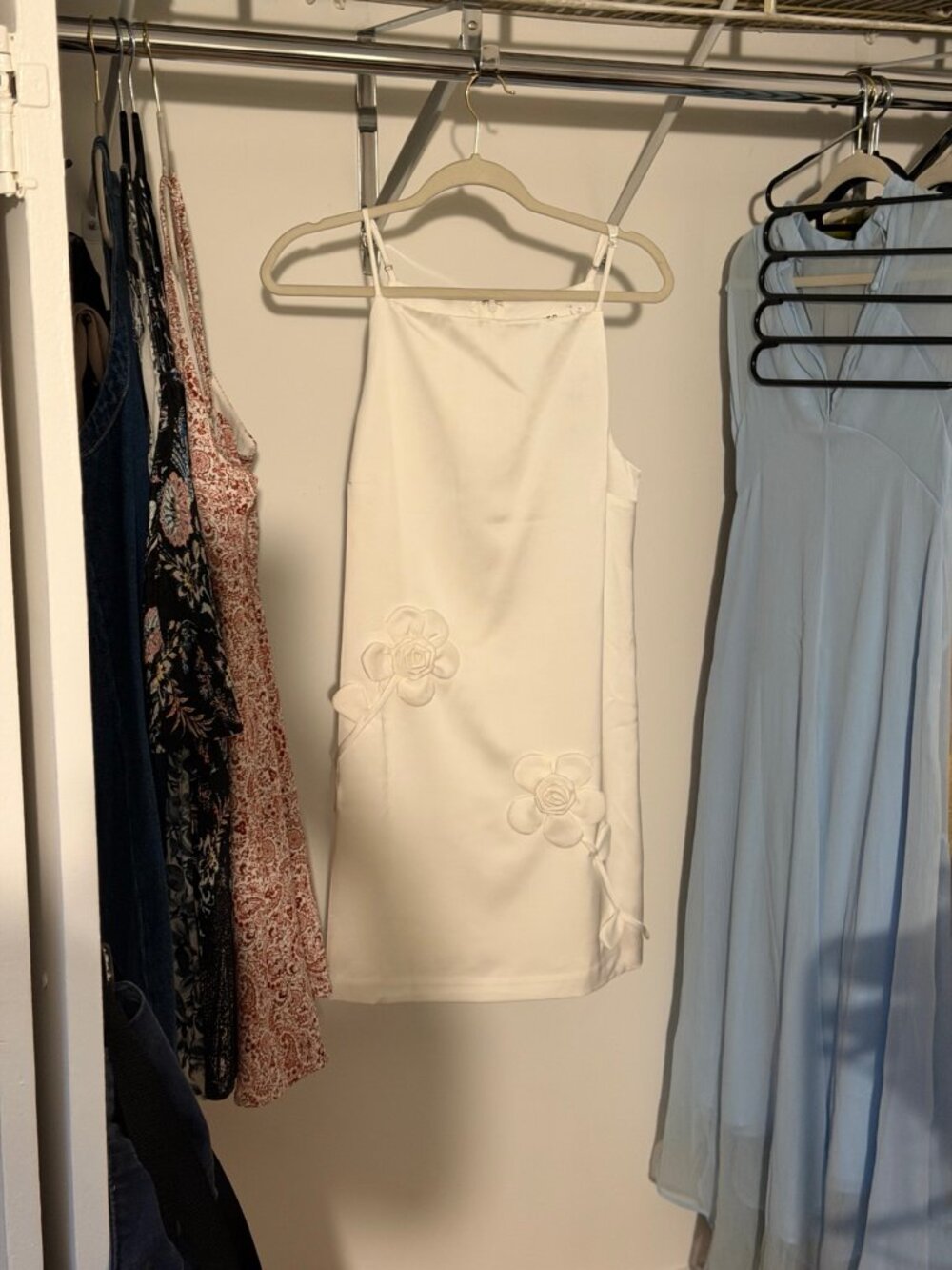 ASTR the Label Marigold White Floral Applique Mini Dress M